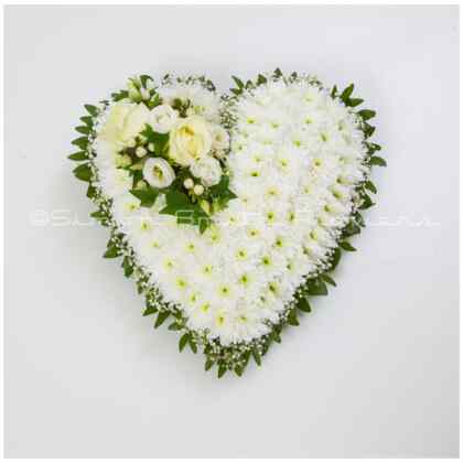 Gypsophila Edged Based Heart
