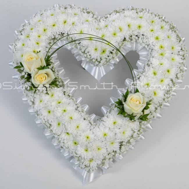 Open Gypsophila Based Heart